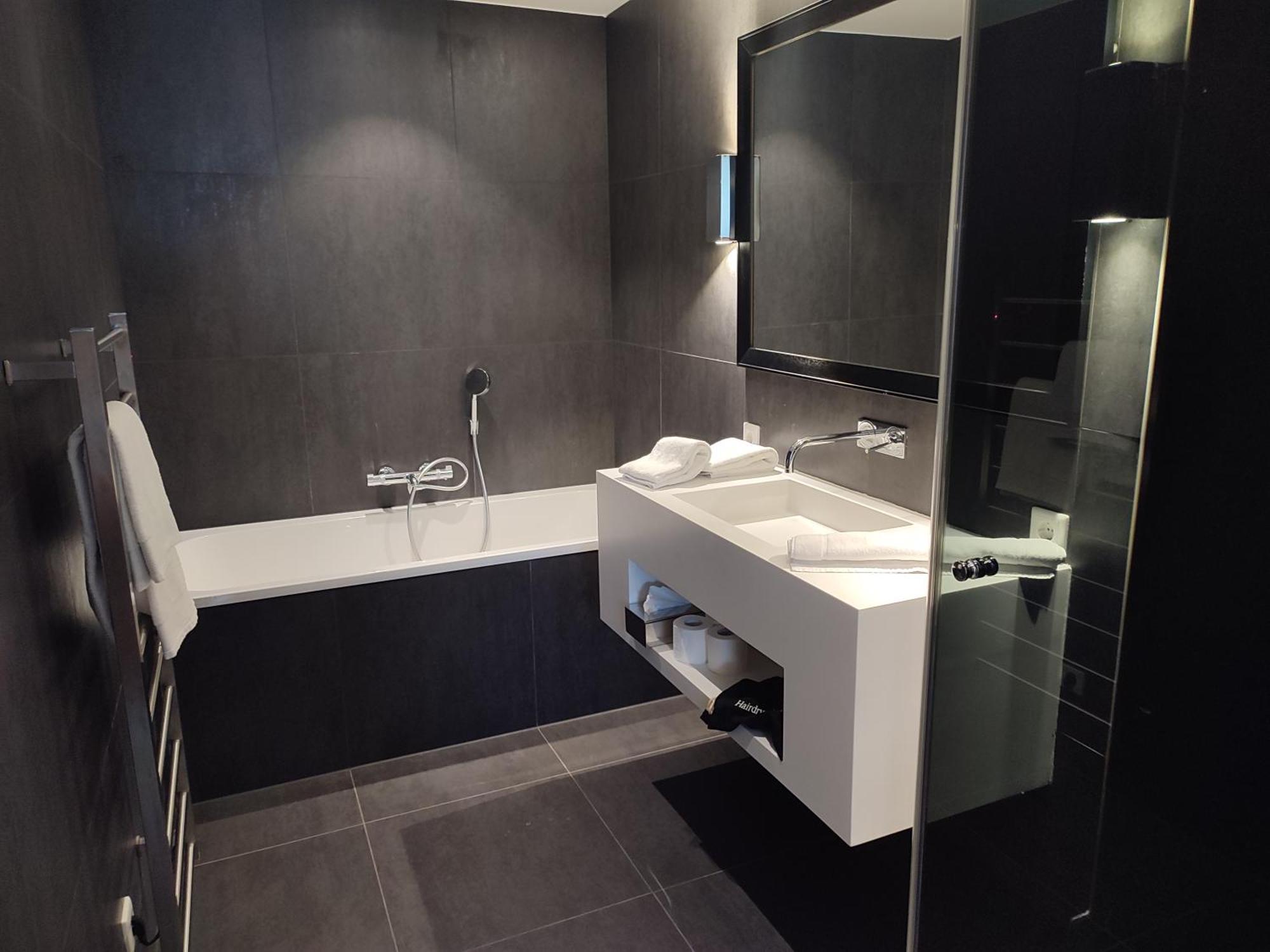 B-Aparthotel Kennedy Хага Екстериор снимка