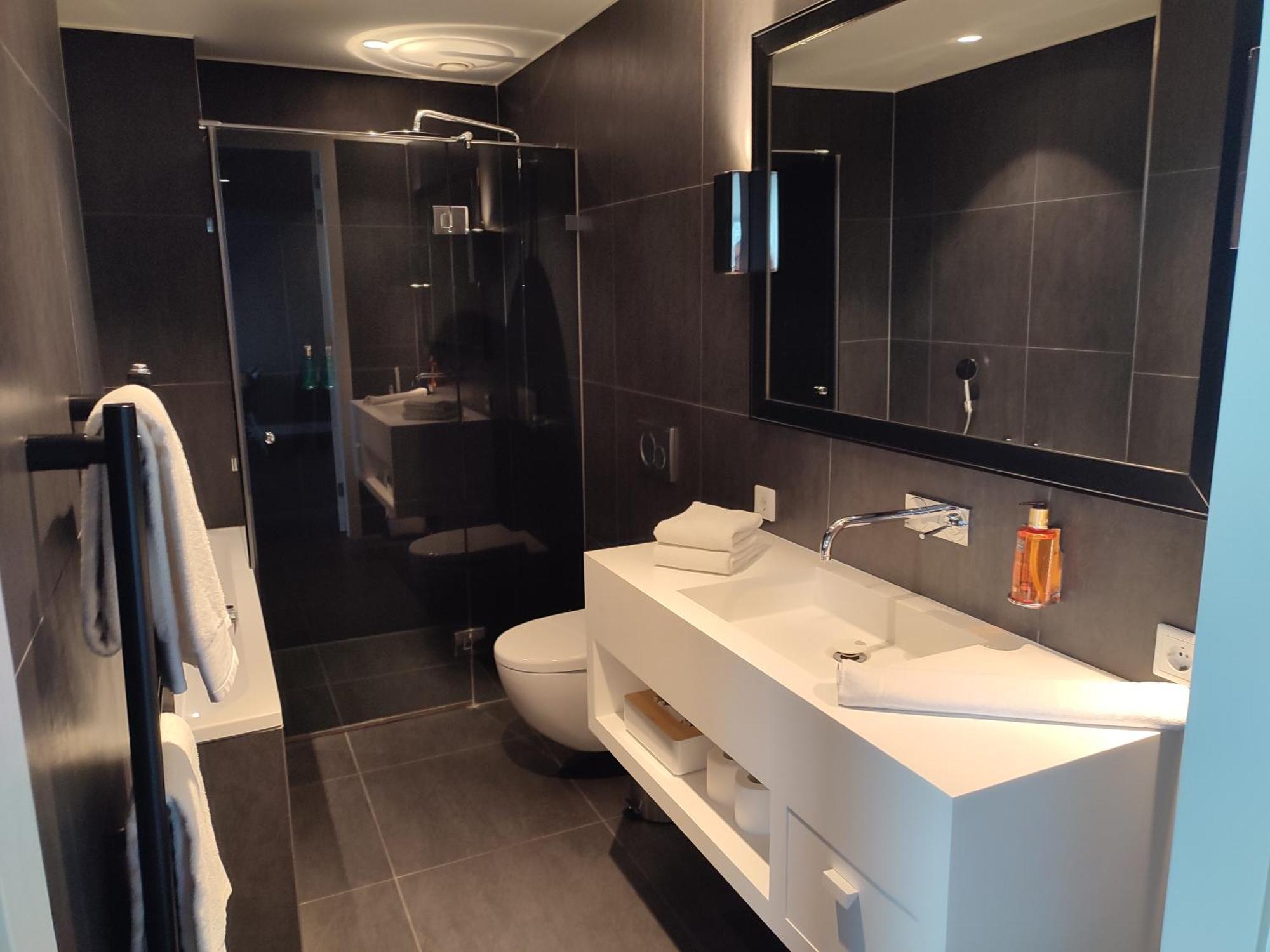 B-Aparthotel Kennedy Хага Екстериор снимка