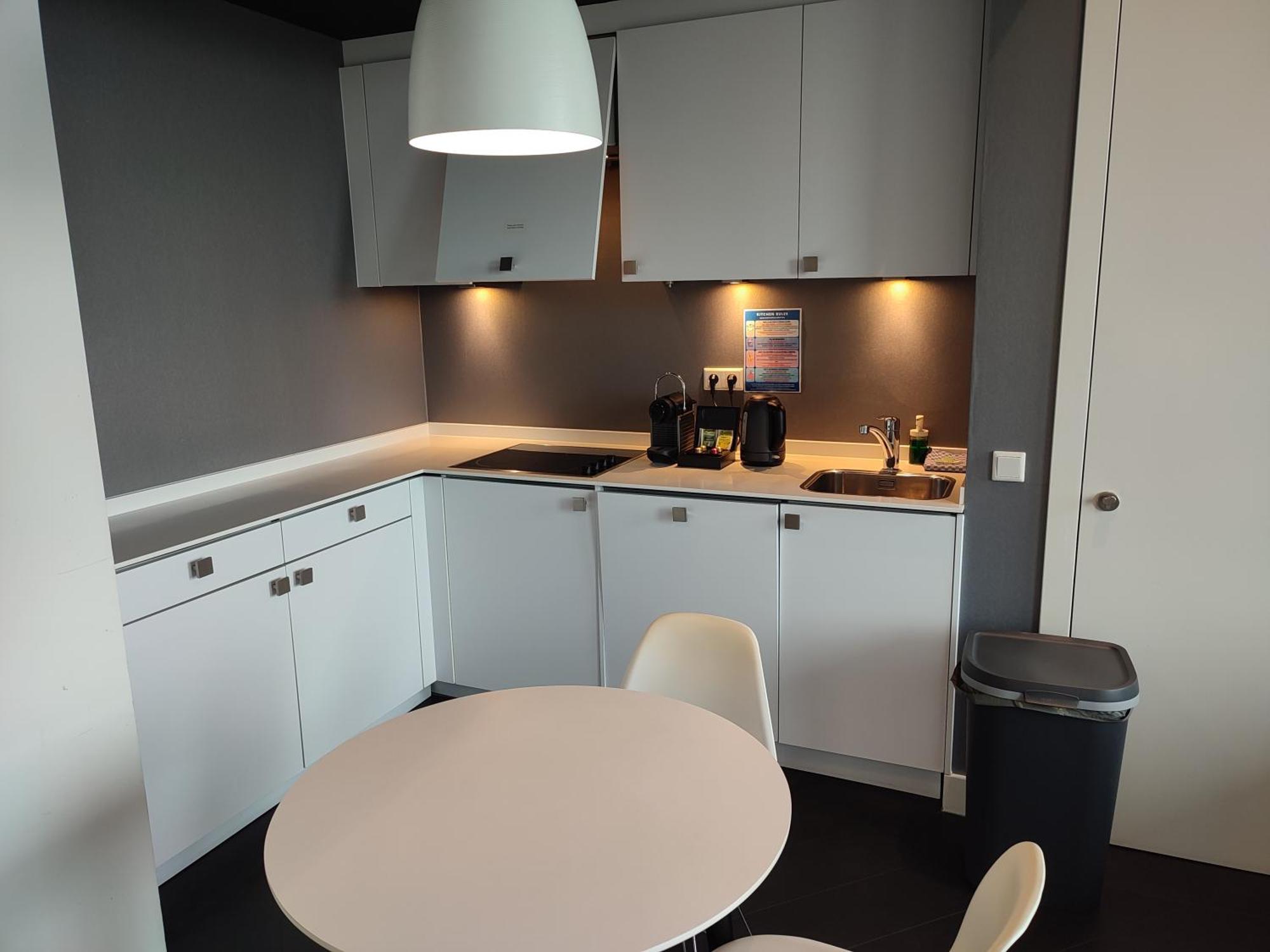B-Aparthotel Kennedy Хага Екстериор снимка