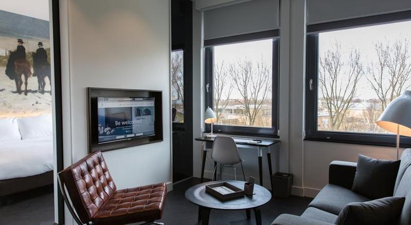 B-Aparthotel Kennedy Хага Екстериор снимка